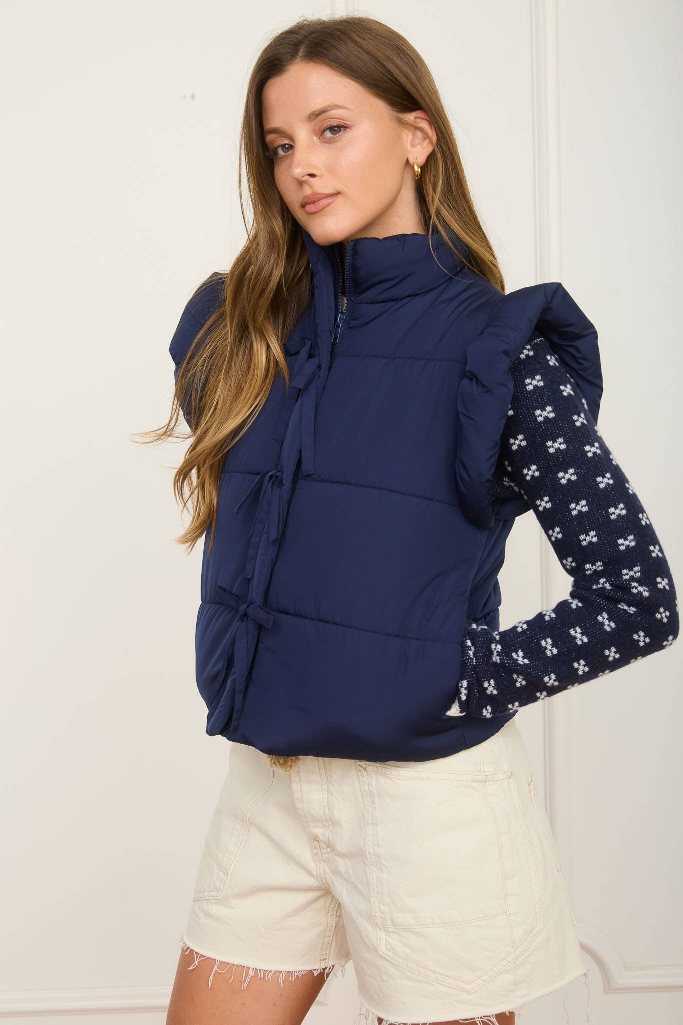 FLUTTER SLEEVE BOW DETAIL ZIP-UP PUFFER VEST