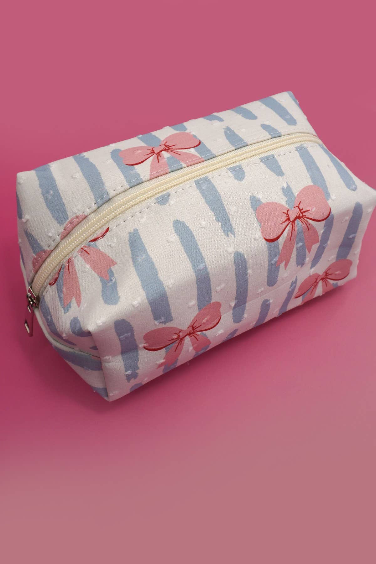 STRAWBERRY WESTERN BOW MAKEUP COSMETIC POUCH BAG | 40P544